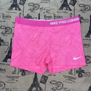 Pinke Nike Pro Shorts 